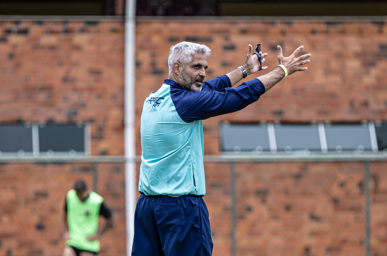 Voltaço se prepara para enfrentar o Maricá pelo Campeonato Carioca