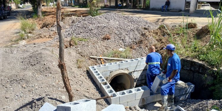 Saae-BM avança com obras de canalização de dois córregos no bairro Colônia