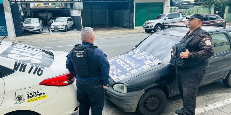 Carro furtado é recuperado e moto clonada é apreendida em ações da segurança pública de Volta Redonda