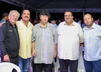 Prefeito Neto participa de comemoração pelos 50 anos do Voltaço 