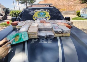 PRF e PF apreendem mais de 50 quilos de pasta base de cocaína na Dutra