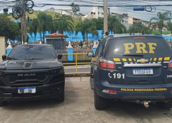 PRF prende homem com caminhonete clonada na Dutra, em Barra Mansa