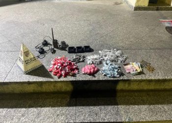 Três menores são apreendidos por tráfico de drogas em Resende