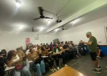 Professor de 85 anos emociona estudantes do MEP no Sul Fluminense