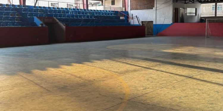 Barra Mansa divulga horários das aulas de basquete no Clube Municipal
