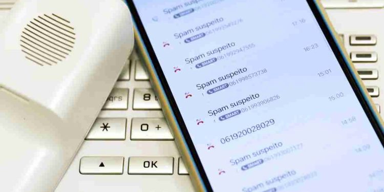 Febraban alerta para golpe do falso gerente usado para roubar dados de clientes por telefone