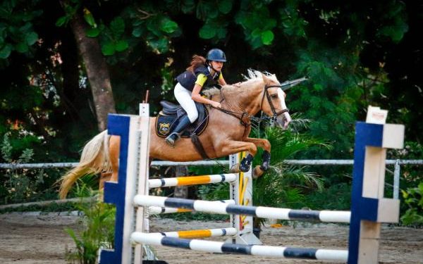 Equipe de hipismo de Volta Redonda conquista oito pódios em etapa do Estadual