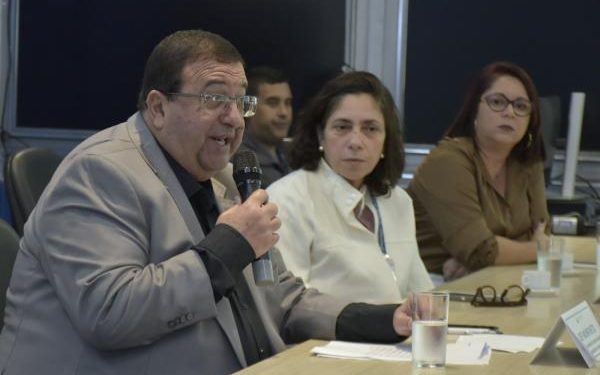 Munir Neto lança manual contra preconceito com idosos na Alerj