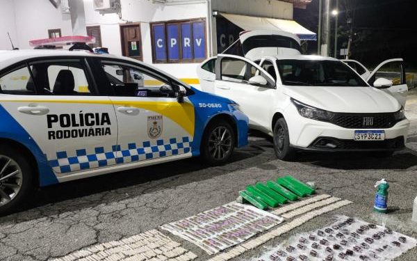 PM apreende drogas avaliadas em R$ 75 mil na RJ-145, em Piraí