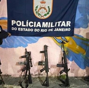 Polícia Militar apreende sete fuzis e prende oito em ações no RJ