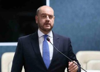 Governador em exercício promove mudanças em três secretarias