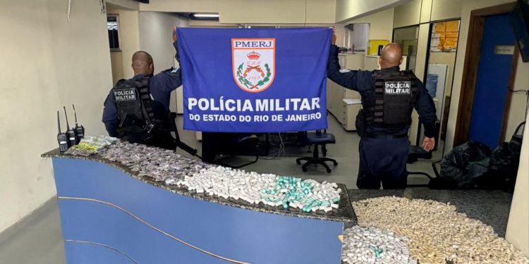 GAT do 33º BPM apreende drogas em comunidade de Angra dos Reis