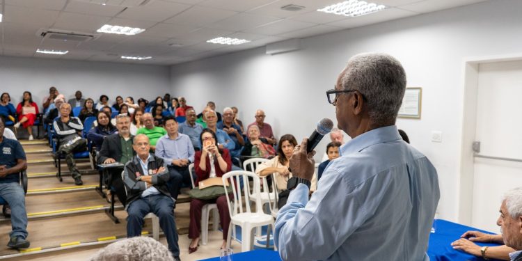 Associação dos Aposentados encerra comemoração de 53 anos com homenagens em Volta Redonda