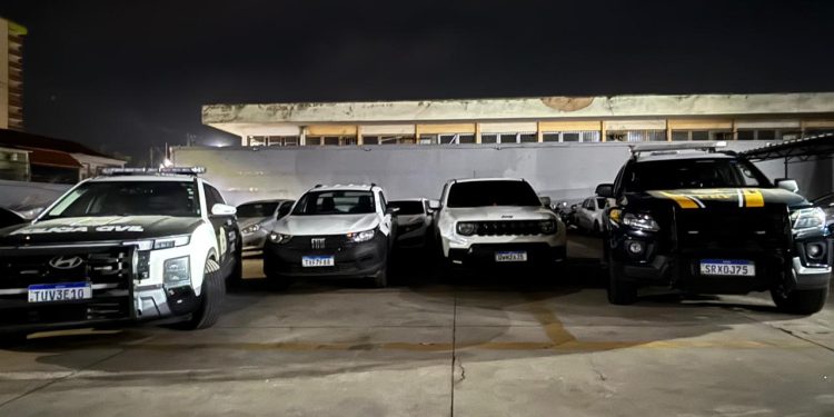 Homem é preso com dois carros clonados avaliados em mais de R$ 206 mil em Volta Redonda