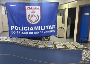 PM apreende drogas durante operação no Bracuí, em Angra dos Reis