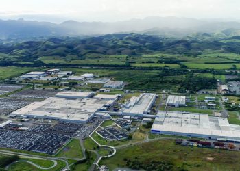 Stellantis vende 311 mil veículos na América do Sul e chega a 12 modelos eletrificados no Brasil