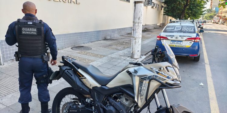 GM recupera moto roubada e prende homem por receptação em Volta Redonda