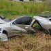 Motorista perde controle e bate Celta de frente com carreta na BR-393