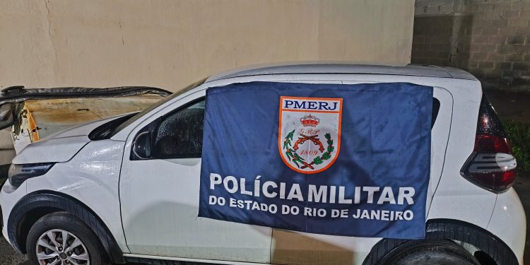 PM recupera Fiat Mobi furtado no bairro Patitiba em Paraty