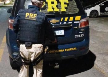 PRF prende foragido com mandado de prisão por furto em Itatiaia
