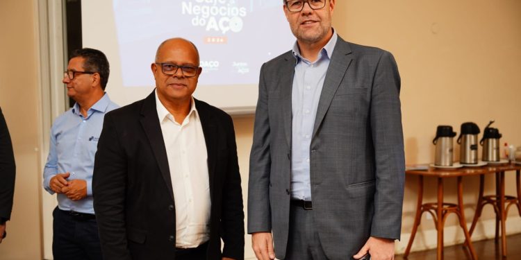 Tutuca defende manutenção da Lei do Aço em evento com empresários em Volta Redonda