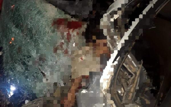 Casal morre em colisão entre carro e carreta na BR-393, em Barra do Piraí