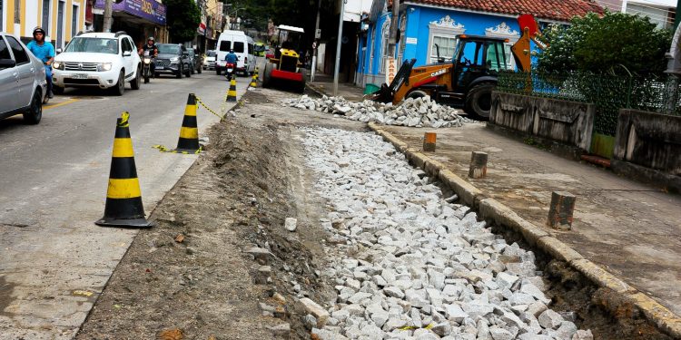 Barra do Piraí: prefeitura faz recuperação do solo em trechos da Rua Barão do Rio Bonito