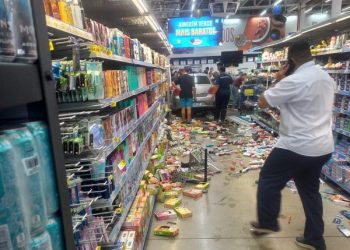 Quatro pessoas são atropeladas dentro de supermercado em Paraíba do Sul