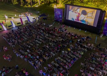 Volta Redonda terá sessões gratuitas de cinema ao ar livre no bairro Roma