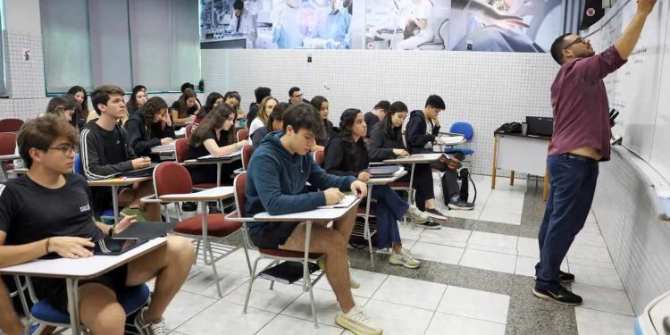 Desenrola Fies começa nesta quarta para renegociação de dívidas estudantis