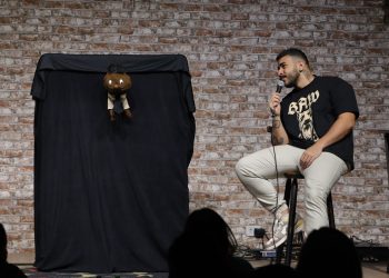 Gacemss abre semana cultural com exposição, stand up e espetáculo infantil em Volta Redonda