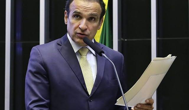 Deputado federal Hugo Leal visita Volta Redonda na quarta-feira
