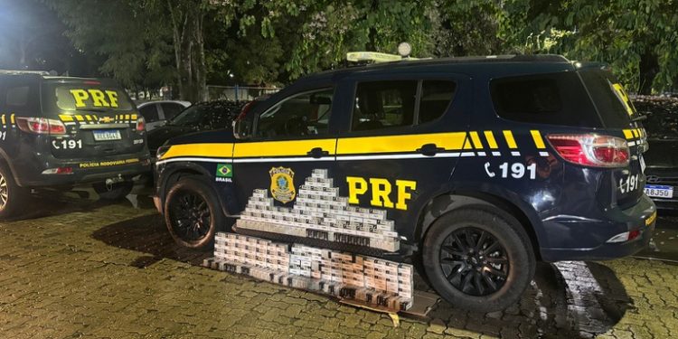 PRF apreende 10 mil munições de fuzil na Dutra, em Resende