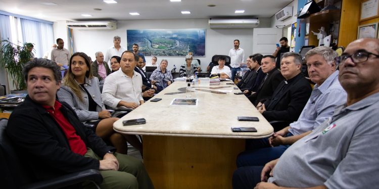 Neto anuncia construção de mais de mil moradias em adesão à Campanha da Fraternidade 2026