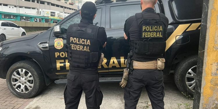 PF faz operação contra tráfico internacional de drogas em Volta Redonda