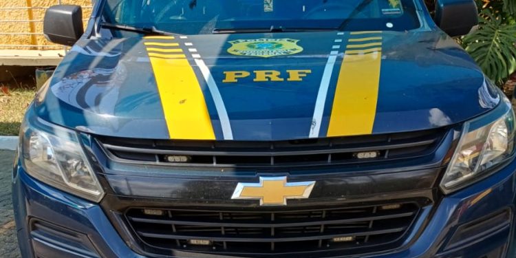 Adolescente de 15 anos é encontrada dopada andando na pista da Dutra em Resende