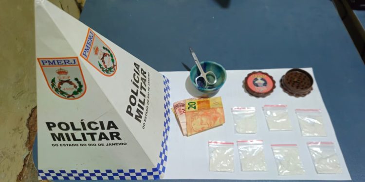 Traficante é preso após cair de bicicleta na areia durante fuga da PM na Ilha Grande
