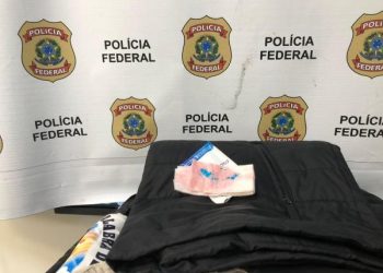 Vídeo: PF prende colombiano com 3 kg de cocaína antes de embarque para Paris