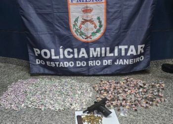 Homem é preso com drogas, arma e munições em Porto Real