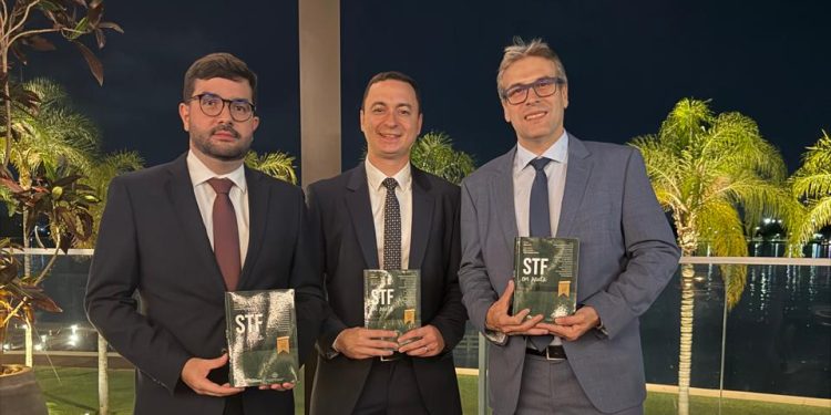 Advogados de Volta Redonda lançam livro em Brasília sobre jurisprudência do STF