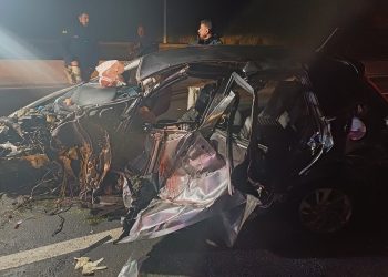 Caminhão na contramão provoca batida frontal e deixa mulher gravemente ferida na Dutra, em Piraí