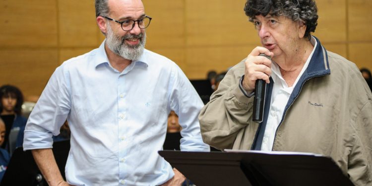 Volta Redonda homenageia maestro Nicolau e renomeia sede do Cidade da Música