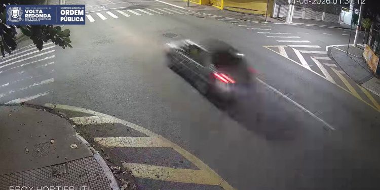 Câmeras flagram motorista na contramão e em alta velocidade em Volta Redonda