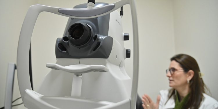 Novo equipamento reforça atendimento do Hospital de Olhos de Barra Mansa