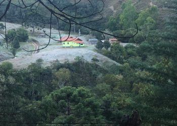 Vídeo: Frio intenso faz termômetros marcarem temperatura negativa na Serra da Mantiqueira