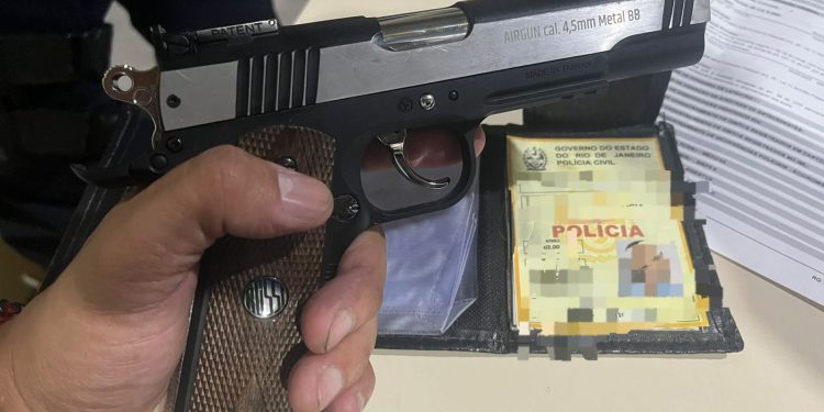Segurança Presente de Piraí prende falso policial civil