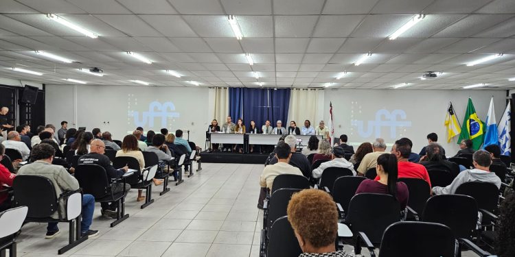 Rodrigo Furtado participa de audiência na UFF sobre saúde e segurança do trabalho na CSN