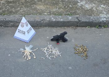 Suspeito de tráfico é preso com pistola, munições e drogas em Itatiaia