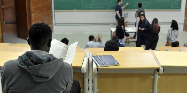 Reserva de cotas raciais em concursos do Rio podem aumentar para 30%