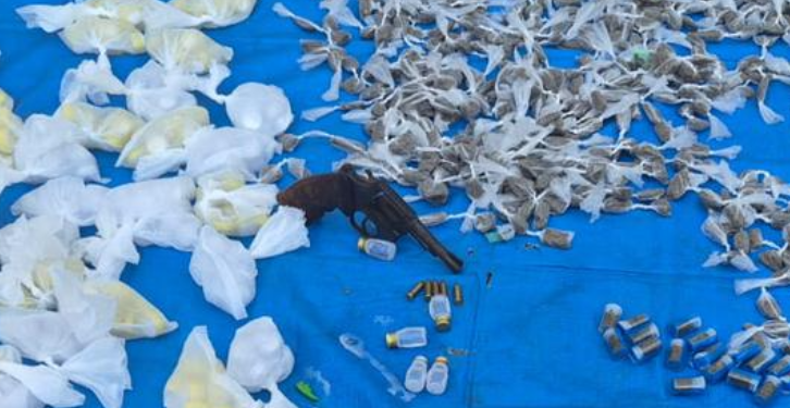 P2, BAC e GAM prendem três com drogas e arma em Volta Redonda